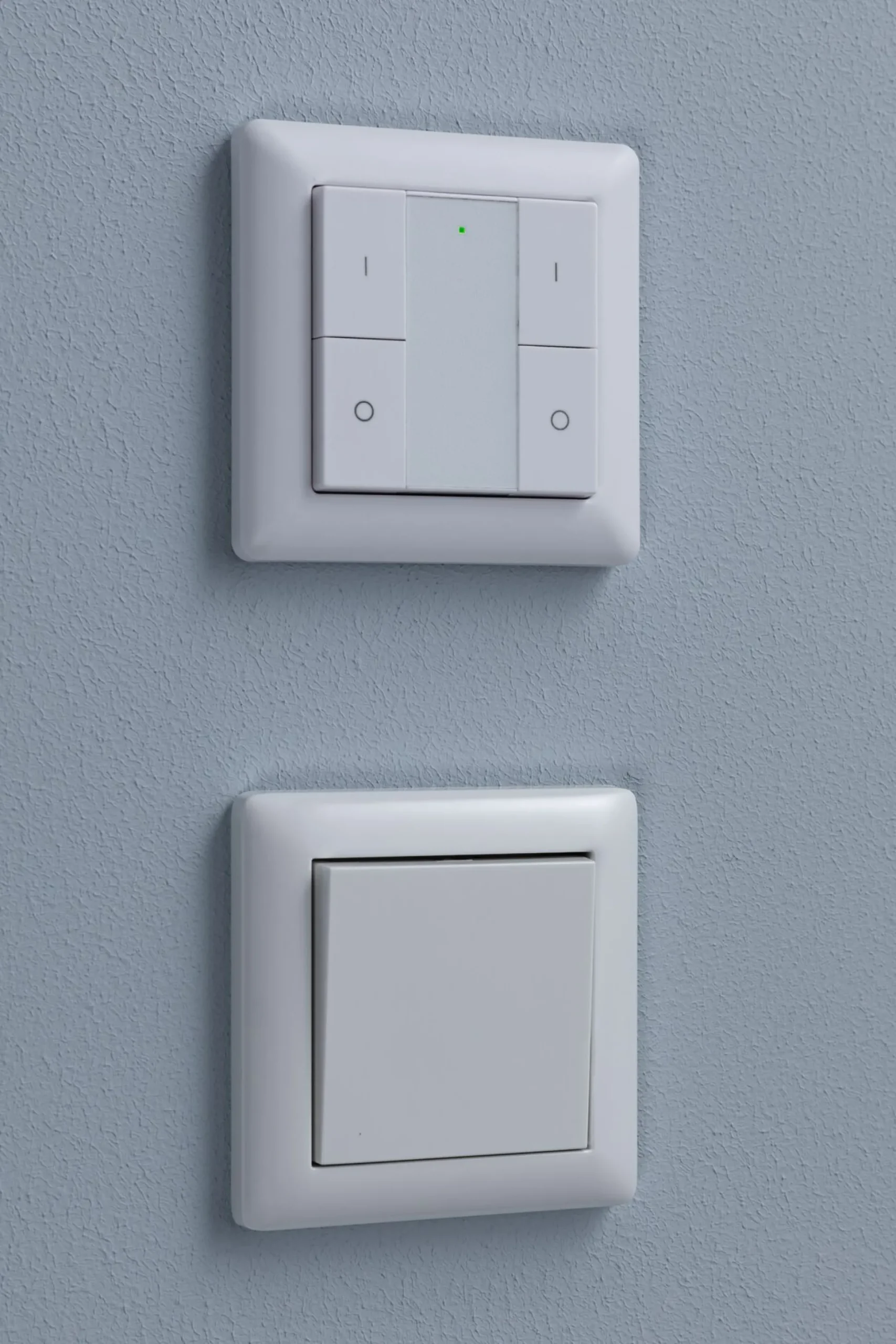 Preisattraktives Starterset Zigbee 3.0 - LED Birne E27 RGBW + Gateway smik + Schalter